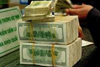 Đành bán lỗ chứng khoán để hoàn trả tiền vay ngân hàng.Ảnh: Vnexpress